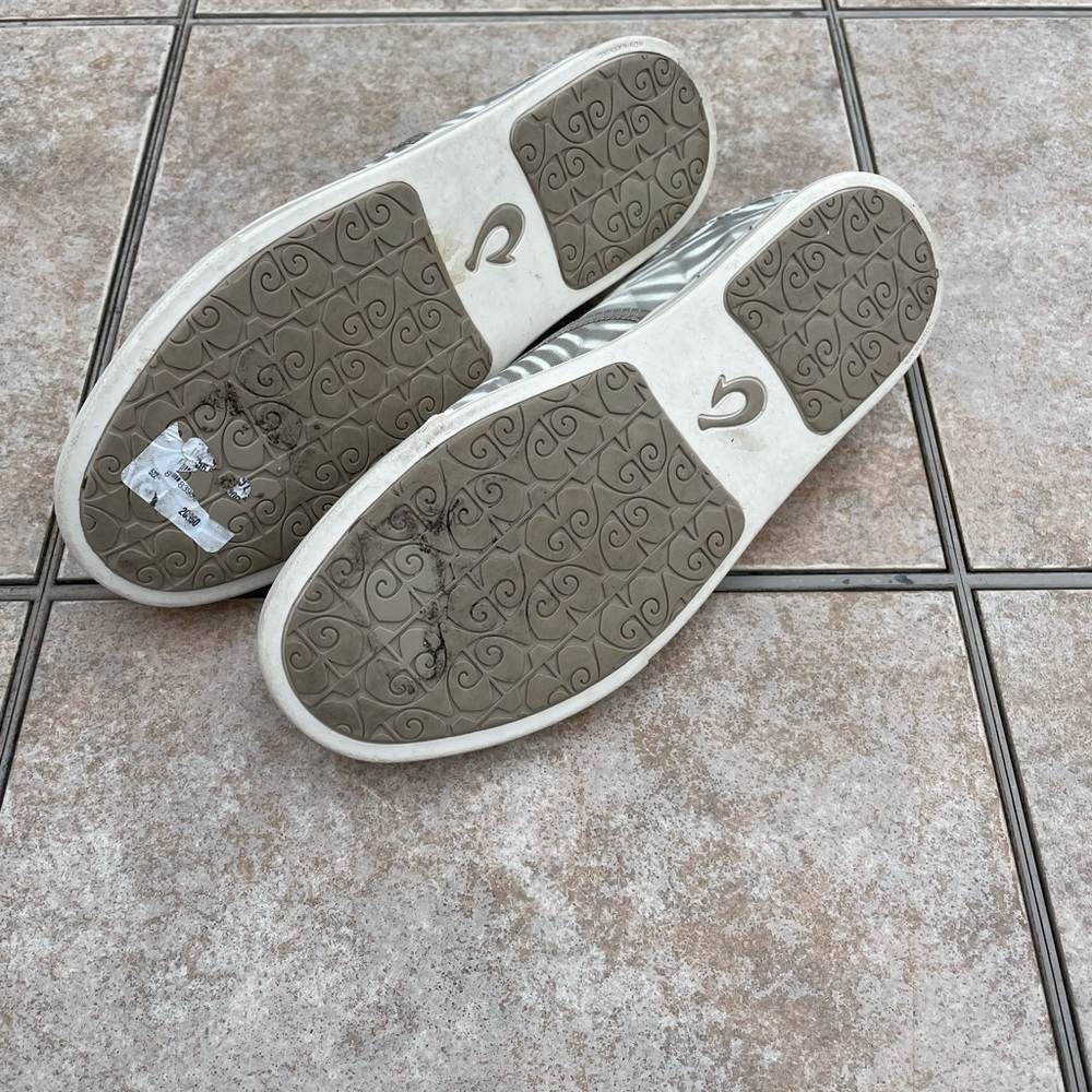 Olukai Pehuea Pa'i - Women's Slip-on Canvas Shoe - Picture 13 of 16